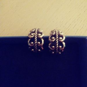 Earings